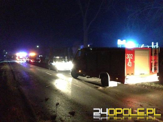 Bus dachował podczas wyprzedzania