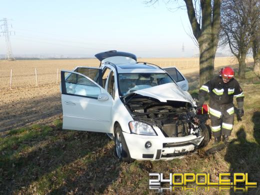 8 osób rannych po zderzeniu autobusu z samochodem