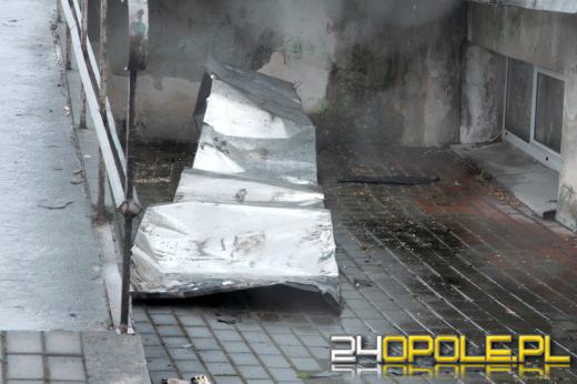 Porywisty wiatr zrywa dachy na Opolszczyźnie