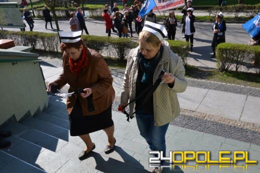 Pielęgniarki wyszły protestować na ulice Brzegu