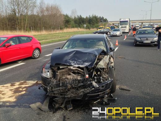 9 pojazdów zderzyło się na autostradzie