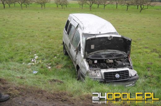 Fiat dachował na trasie Opole-Kluczbork