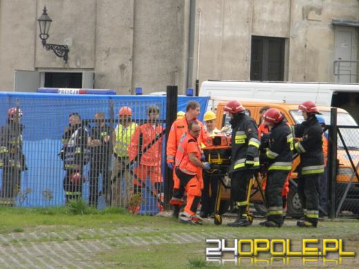 Wypadek przy remoncie śluzy, w akcji śmigłowiec ratowniczy