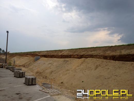 Ruszyły kolejne prace przy wale na Metalchemie