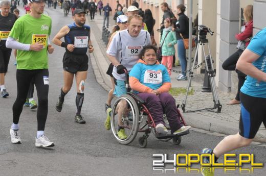 Ponad 900 biegaczy wystartowało w IV Maratonie Opolskim