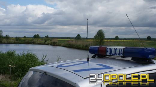 Przechodzień znalazł w stawie zwłoki kobiety
