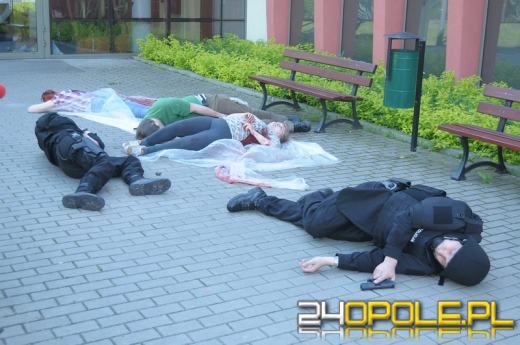 Strzelanina, pożar i akcja antyterrorystów. Ćwiczenia w centrum Opola.