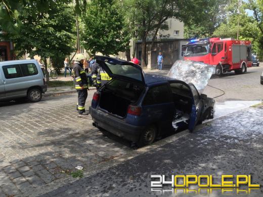 Seat spłonął na Zaodrzu w Opolu