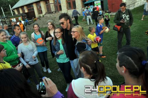 Gwiazdy sportu zagrały z podopiecznymi domów dziecka