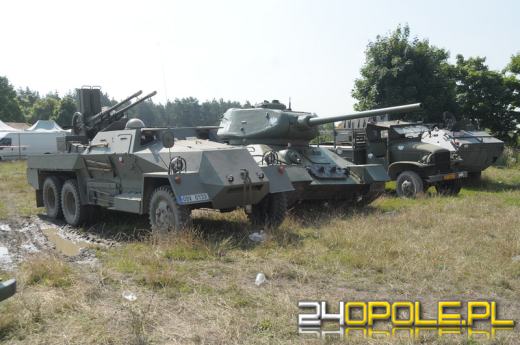 Miłośnicy pojazdów militarnych zjechali do Winowa