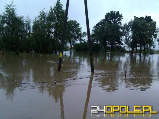 Nawałnice na Opolszczyźnie. Strażacy usuwają szkody.