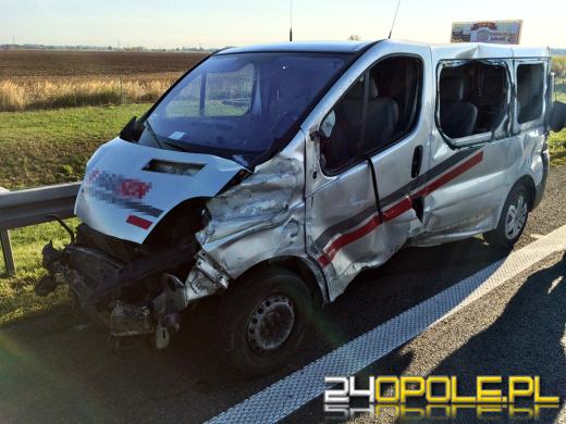 Wypadek na autostradzie, trzy osoby w szpitalu