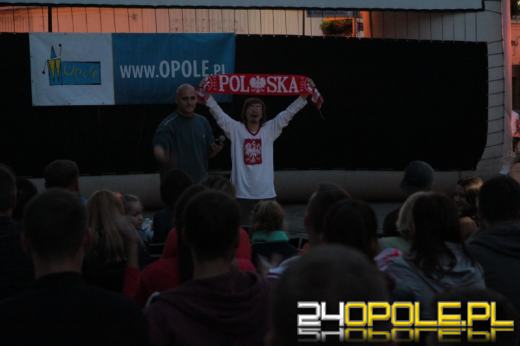 Ponad setka kibiców dopingowała siatkarzy na Placu Wolności