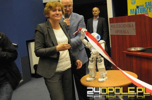 Tłumy maturzystów zapoznają się z niuansami egzaminu dojrzałości