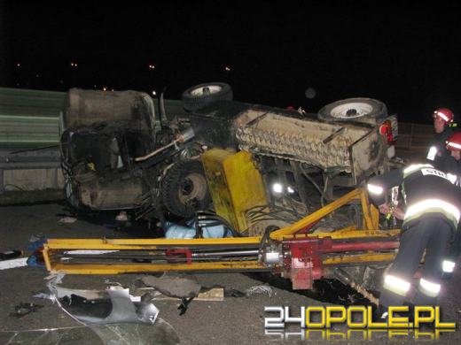 Wypadek na A4. Kierowca zasnął za kierownicą.