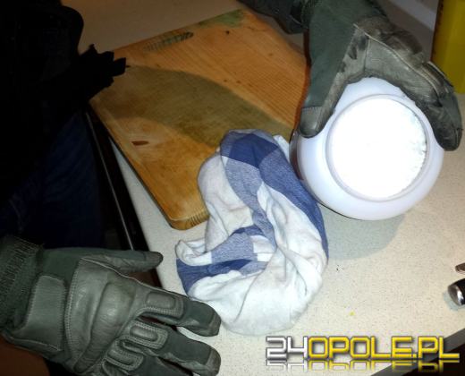 Wytwarzali pigułki gwałtu, zatrzymali ich policjanci z CBŚ 