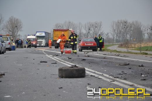Zderzył się z ciężarówką, którą wyprzedzał