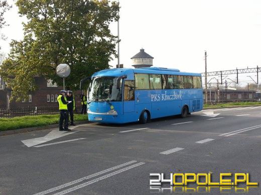 Zderzenie samochodu z autobusem PKS