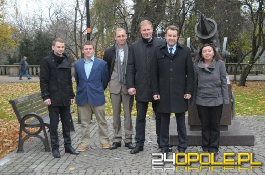 Wiśniewski przedstawia radnych i zaczyna szukać koalicjantów