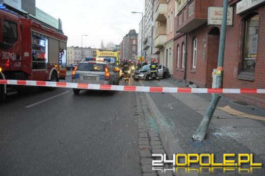 29-latek dachował skodą w centrum Opola