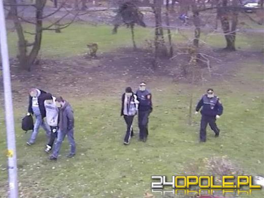 Strażnicy miejscy zatrzymali dilerów na placu zabaw