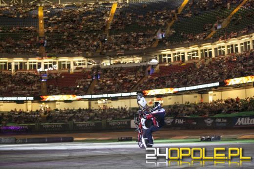 Stunter13 podbija świat motocyklowymi ewolucjami