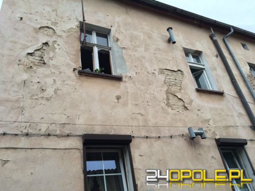 Wybuch gazu w Głogówku. Poparzony mieszkaniec trafił do szpitala