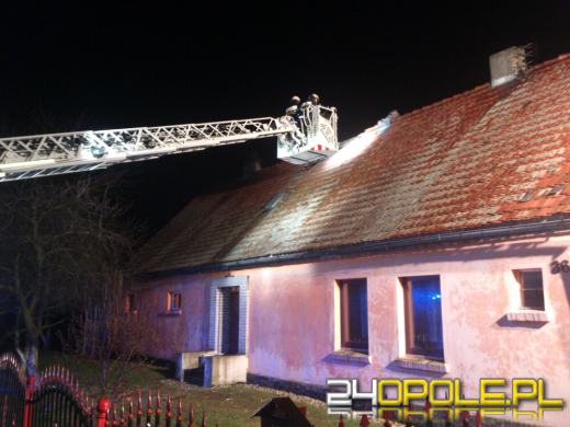 Wichura nad Opolszczyzną. Powalone drzewa, zerwane dachy i brak prądu.