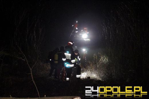 Strażacy szukają wędkarza, który wpadł do Odry