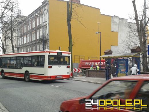 Przy UO powstał nowy przystanek autobusowy