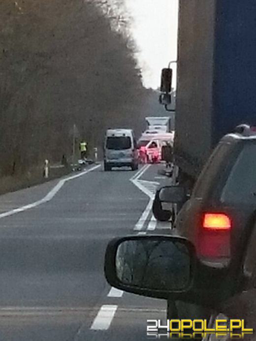 Motocykl zderzył się z volkswagenem na ul. Strzeleckiej