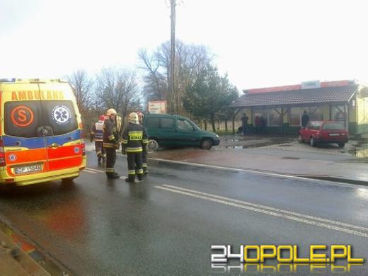Wypadek na ul. Oświęcimskiej. Ciężarówka najechała na citroena.