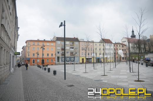 Zamykają ulicę św. Wojciecha. Nie wszyscy są zadowoleni.