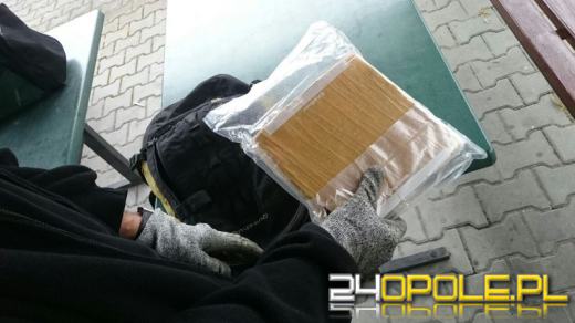 21-latek przemycał z Holandii kilogram marihuany