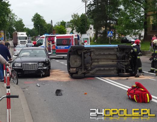 Dwa groźne wypadki w Niemodlinie. 5 osób rannych.