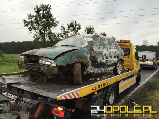 Ford fiesta dachował w Popielowie