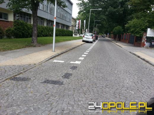 Kończy się malowanie nowych oznaczeń miejsc parkingowych