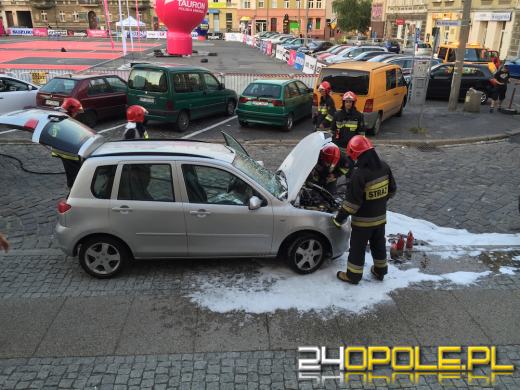 Samochód zapalił się na Placu Kopernika
