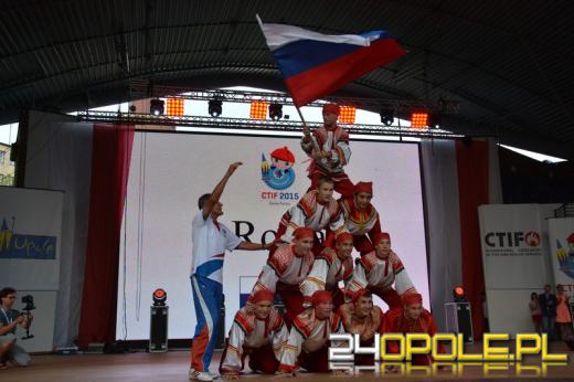 Strażacy z całego świata prezentowali swoje kraje w amfiteatrze