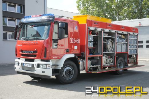 Opolscy strażacy otrzymali nowy wóz ratownictwa chemicznego