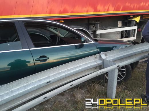 Samochód zderzył się z ciężarówką na obwodnicy Opola