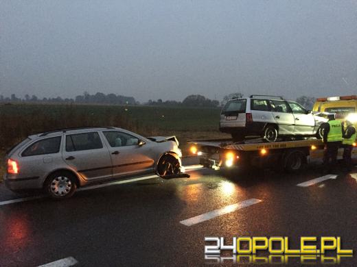 Dwaj kierowcy ranni po wypadku na "grzybku"