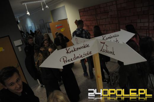 Dzień Polski w LO 1. Obchody na wesoło zamiast apelu.