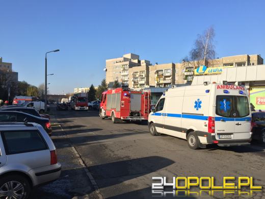 19-latek skoczył z dachu wieżowca na osiedlu Armii Krajowej