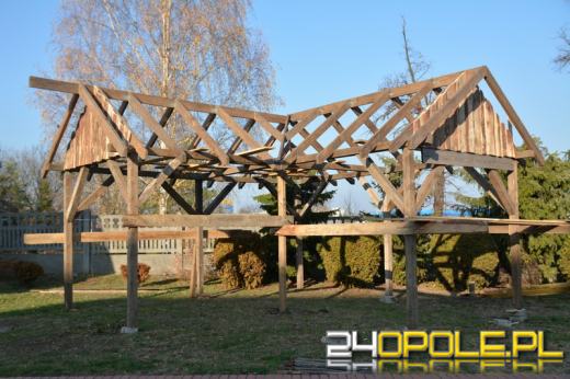 Szopka bożonarodzeniowa w Opolu-Szczepanowicach już powstaje