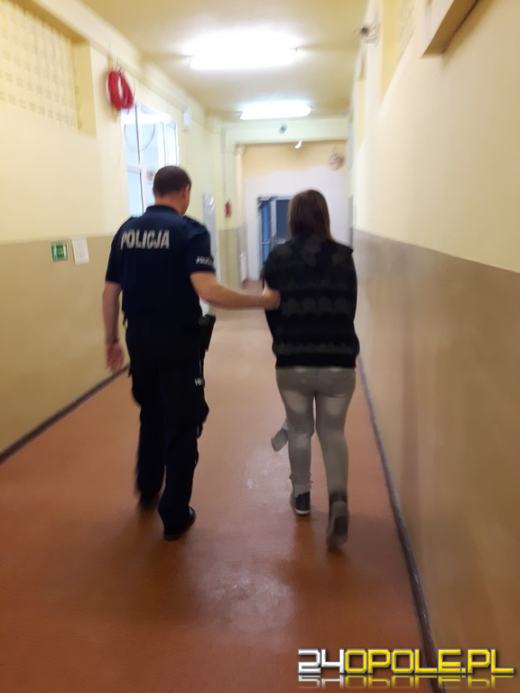 17-latka dachowała kradzionym autem uciekając przed policją