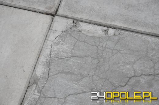 Na Małym Rynku trwa wymiana betonowych płyt