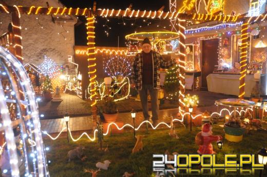 Świąteczna iluminacja ogrodu pana Henryka jest jeszcze okazalsza