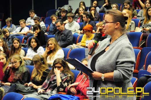 "Pokazali Język" europosłance i pojadą do Brukseli