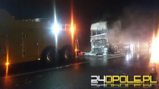 Ciągnik siodłowy spłonął na autostradzie A4